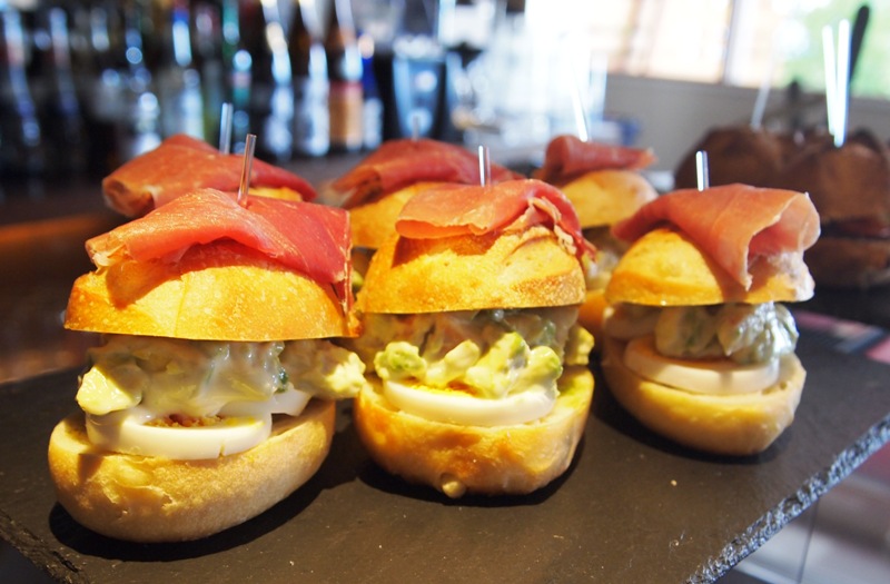 スペイン在住の美食コーディネーター山口純子氏監修”瀬戸内キロメートル・ゼロ”発想の「ベラビスタ・オリジナル・ピンチョス」登場！