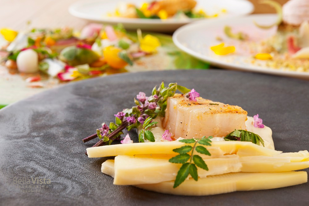 瀬戸内の芽生えを可憐に表現した春のエレテギア・ストーリー。ベラビスタのメインダイニング春の花見ランチ